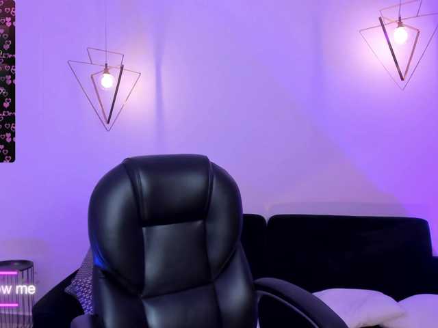 Live sex webcam photo for AprilRhodes #288039822