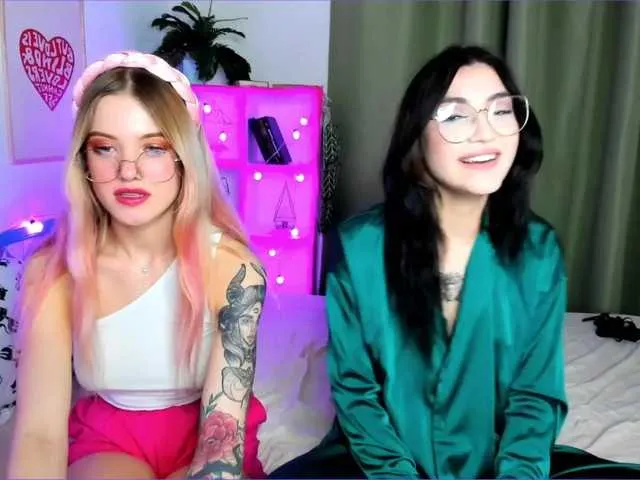 Live sex webcam photo for AprilRuth #273100727