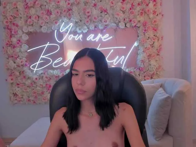 Live sex webcam photo for AprilStone1 #290994697