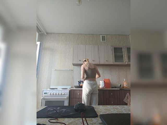 Live sex webcam photo for AprilStrong8 #274460134