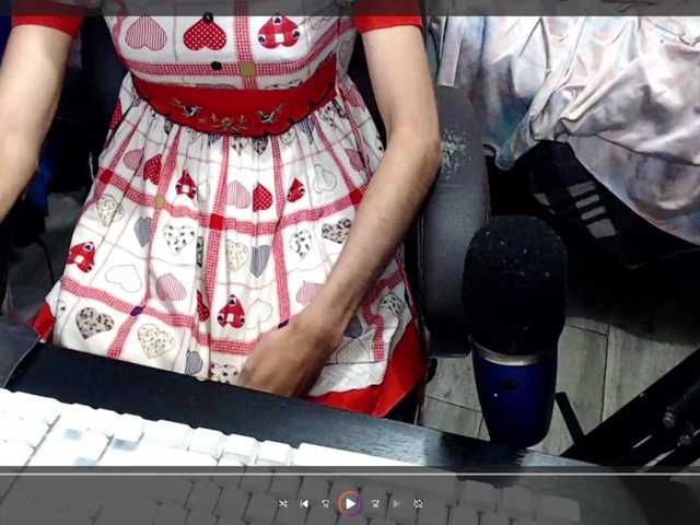 Live sex webcam photo for AprilTrapito #275644901