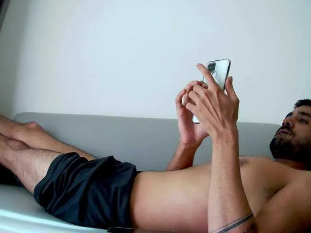 Live sex webcam photo for Arabthickestdick1 #287003211