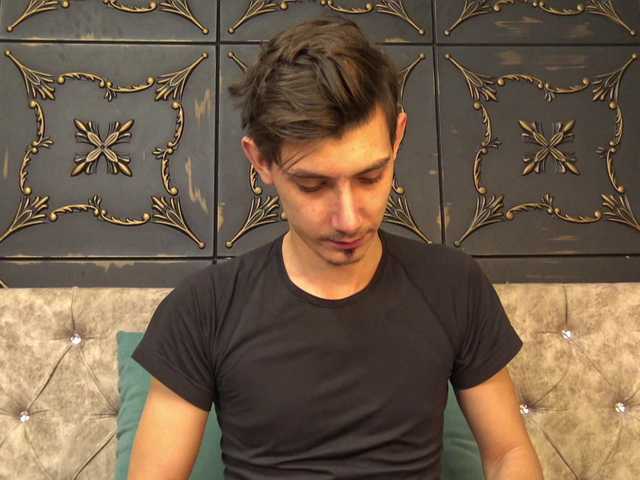 Live sex webcam photo for ArchieForbes #277106564