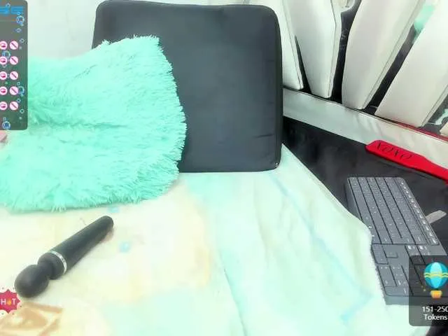 Live sex webcam photo for Arcoiris06 #273909776