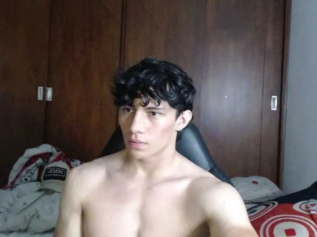 Live sex webcam photo for AresHolland #276309902