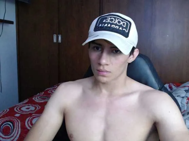 Live sex webcam photo for AresHolland #277065957