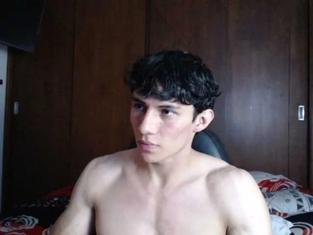 Live sex webcam photo for AresHolland #277296229