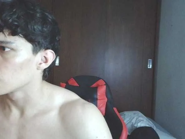 Live sex webcam photo for AresHolland #291574350