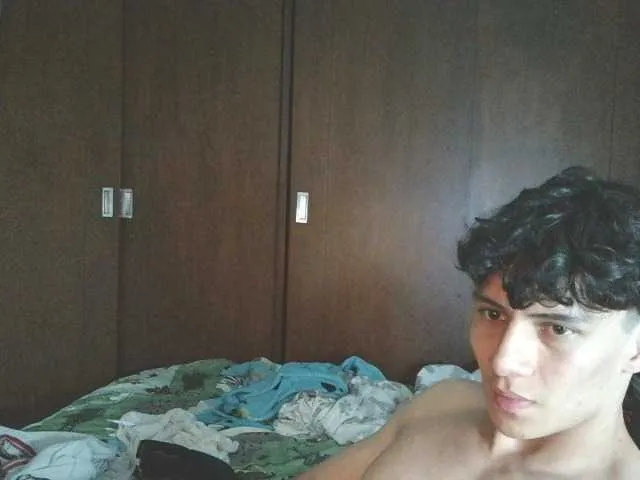 Live sex webcam photo for AresHolland #291953362