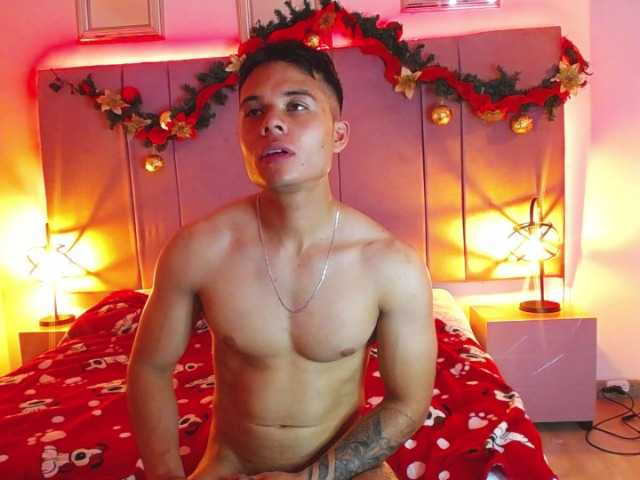 Live sex webcam photo for Aress-- #277058035