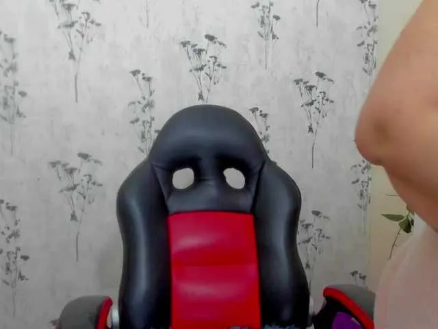 Live sex webcam photo for Arethaozz1 #290352146