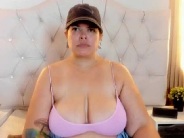 Live sex webcam photo for Arethaozz1 #293267723