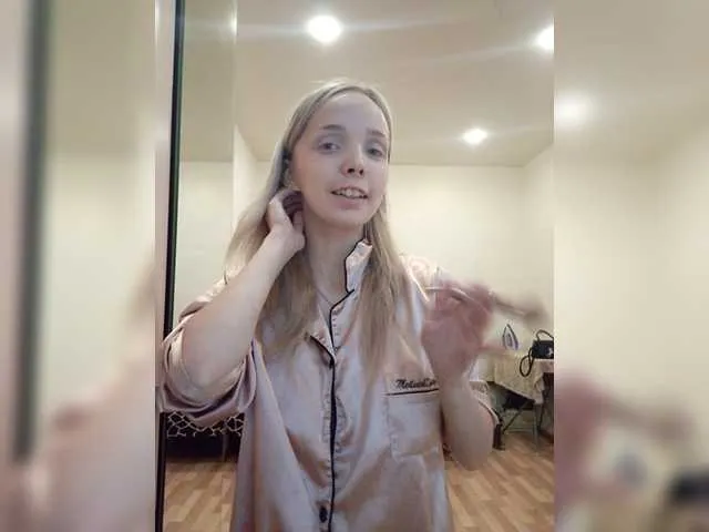 Live sex webcam photo for Aretmia #273922968