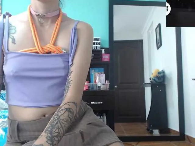 Live sex webcam photo for Ari-Kitsune #272843630