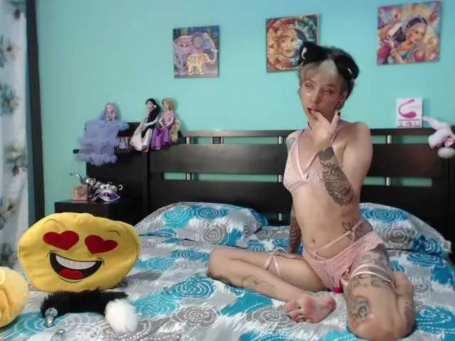 Live sex webcam photo for Ari-Kitsune #273735927