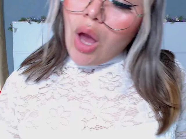 Live sex webcam photo for AriBrand #277615951