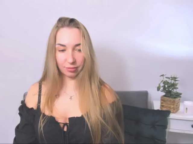 Live sex webcam photo for AriaBeauty #290395425