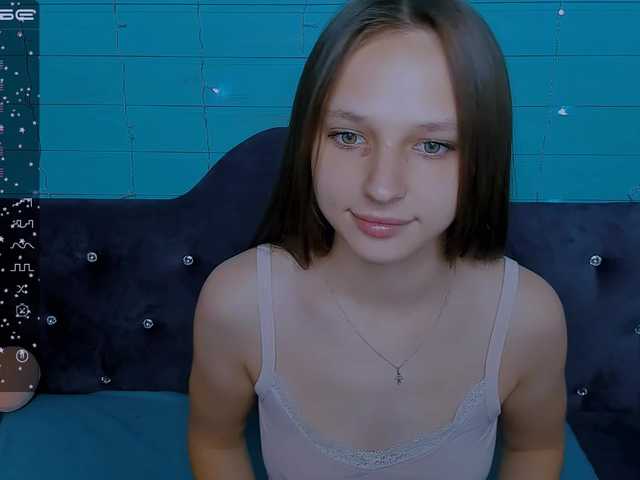 Live sex webcam photo for AriaGlasss #275697734