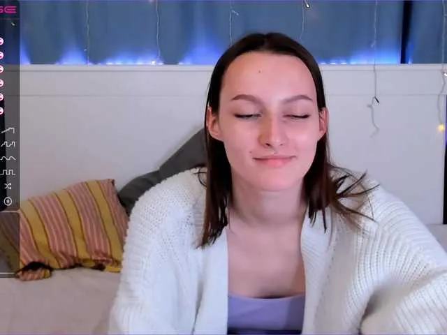 Live sex webcam photo for AriaMozaleka #273111484