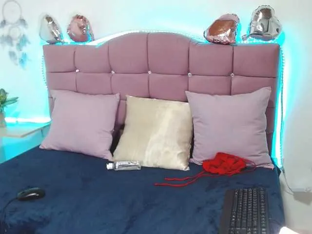 Live sex webcam photo for Ariana2311 #272807219