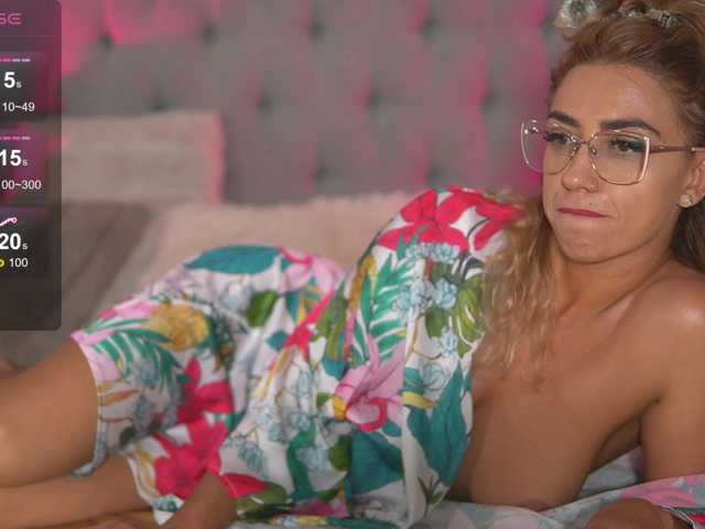 Live sex webcam photo for ArianaBlakes #278106878