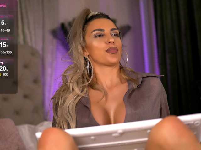 Live sex webcam photo for ArianaBlakes #290295976