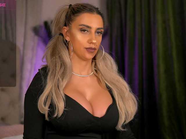 Live sex webcam photo for ArianaBlakes #290310578