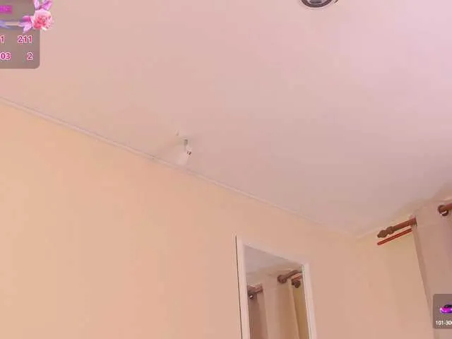 Live sex webcam photo for ArianaCroft #290653967