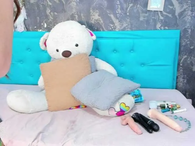 Live sex webcam photo for ArianaDiosa #272840412
