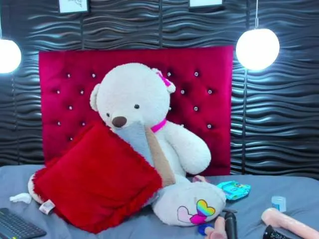 Live sex webcam photo for ArianaDiosa #273116302