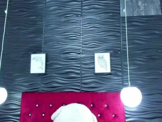 Live sex webcam photo for ArianaDiosa #274200832
