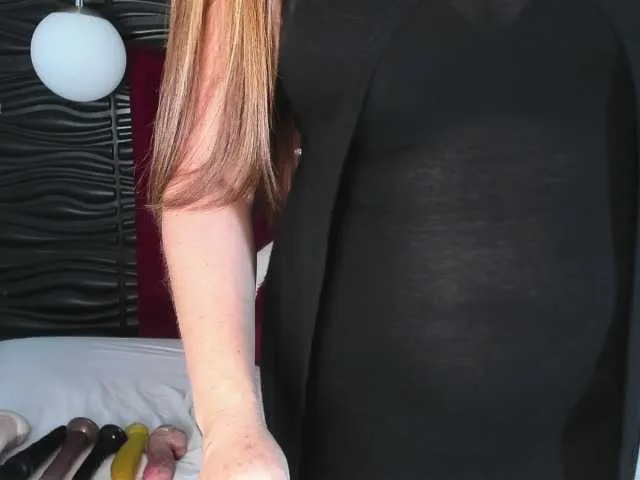 Live sex webcam photo for ArianaDiosa #275975993