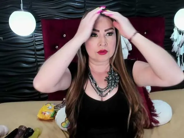 Live sex webcam photo for ArianaDiosa #276261060