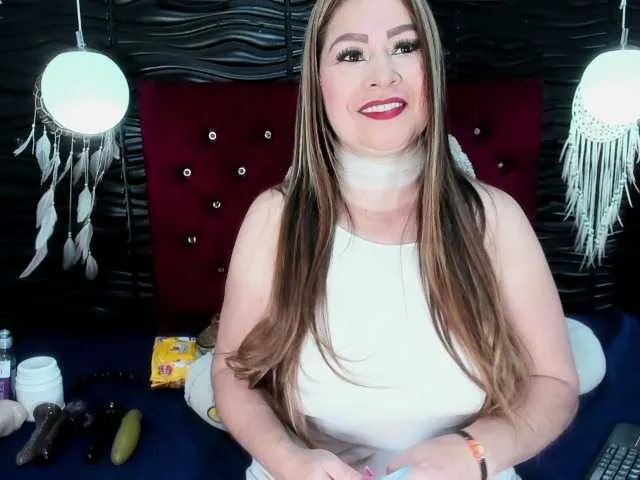 Live sex webcam photo for ArianaDiosa #278279931