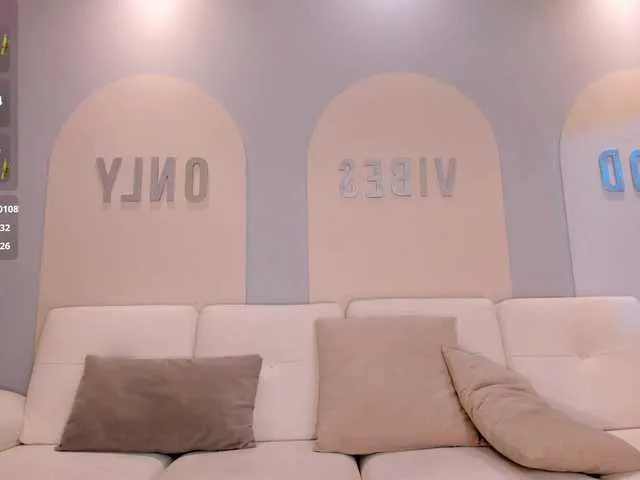 Live sex webcam photo for ArianaDumont #291191227