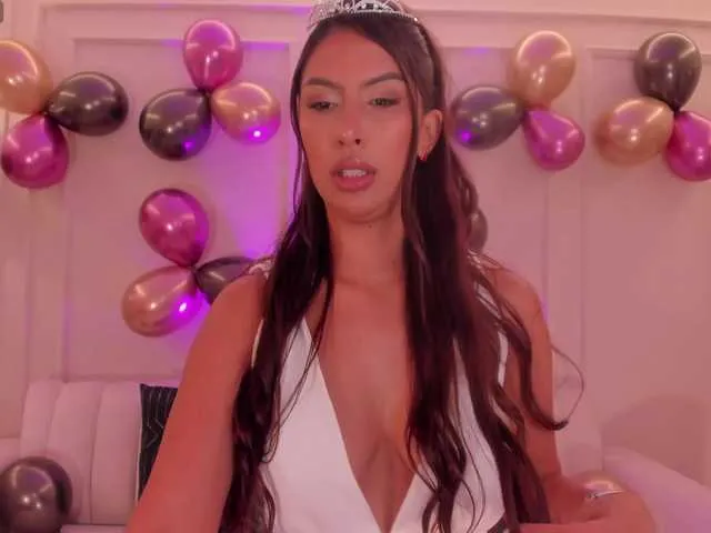 Live sex webcam photo for ArianaDumont #291370792