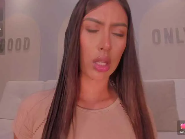 Live sex webcam photo for ArianaDumont #291459147