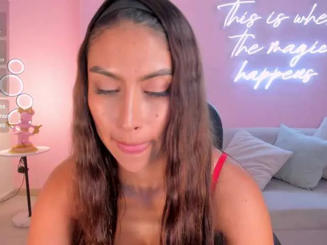 Live sex webcam photo for ArianaDumont #291481912