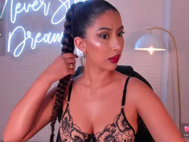 Live sex webcam photo for ArianaDumont #291527652