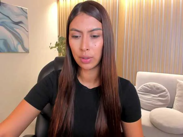 Live sex webcam photo for ArianaDumont #291570770