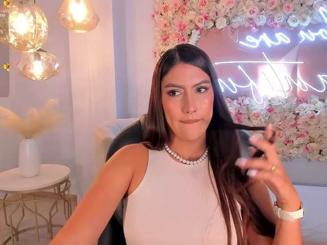 Live sex webcam photo for ArianaDumont #291732572