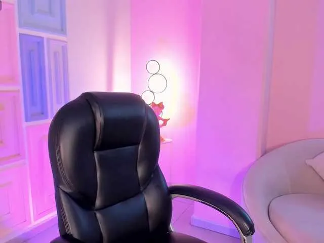 Live sex webcam photo for ArianaDumont #291837664