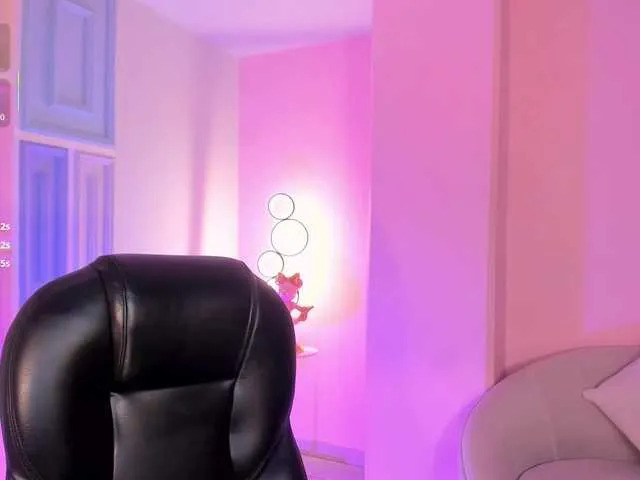 Live sex webcam photo for ArianaDumont #291839503