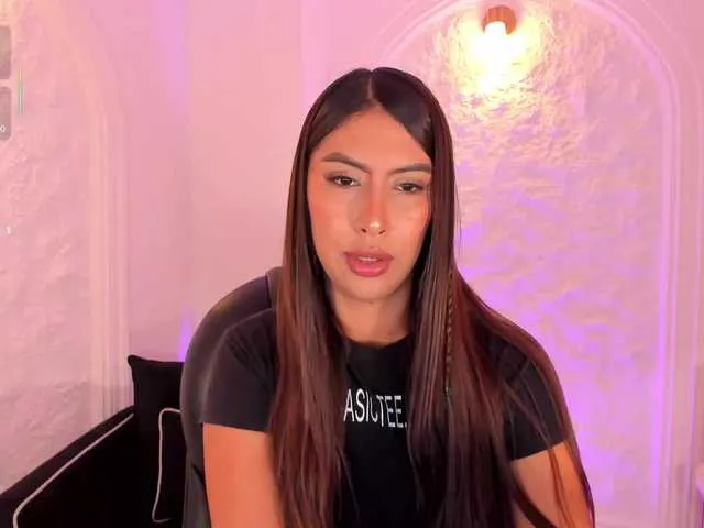 Live sex webcam photo for ArianaDumont #291892686