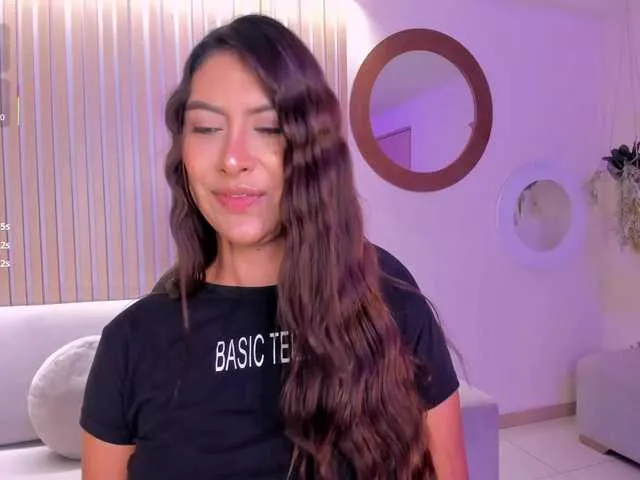 Live sex webcam photo for ArianaDumont #292033752