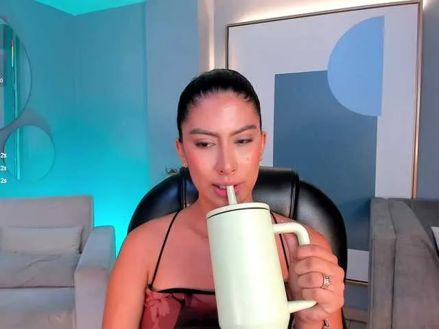 Live sex webcam photo for ArianaDumont #292095499