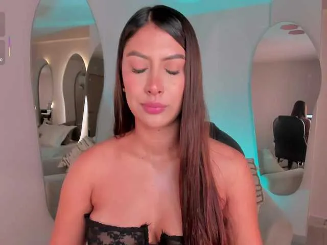 Live sex webcam photo for ArianaDumont #292142754