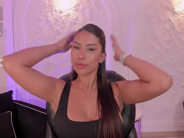 Live sex webcam photo for ArianaDumont #292255898