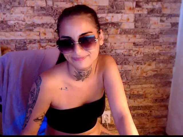 Live sex webcam photo for ArianaWild #274234466