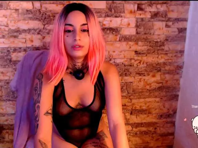 Live sex webcam photo for ArianaWild #274247998